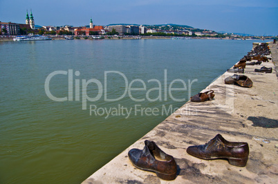 Memorial at the Danube