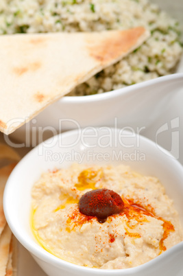 taboulii couscous with hummus