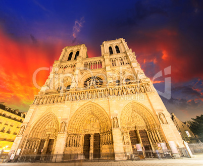 notre dame cathedral - paris. wonderful winter sky