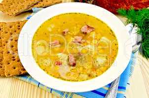 Soup pea with crispbreads