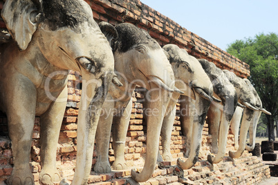 Statue of elephants