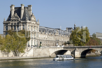 Louvre und Seine, Paris