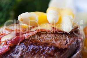 Steak vom Grill mit Spargel