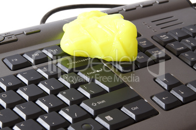 cleaning the keybord with special sponge