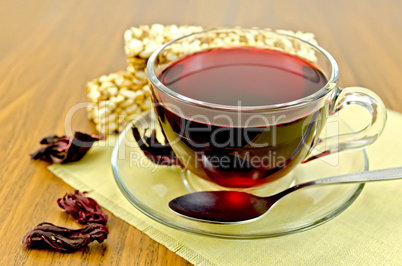 tea hibiscus with cereal crispbread