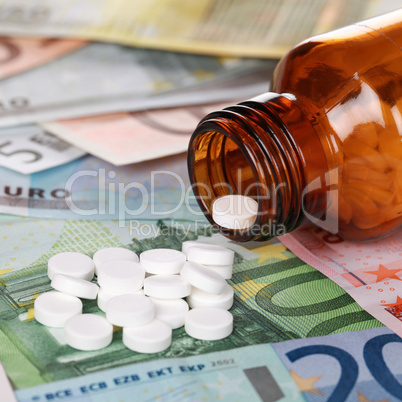 Symbolbild hohe Kosten für Medikamente