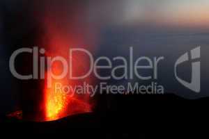 eruption of mount Strombli volcano