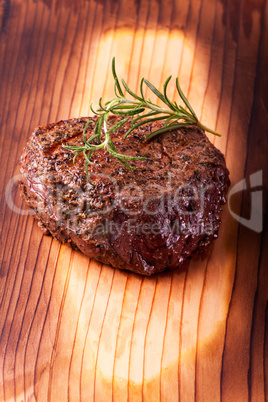 Steak vom Grill mit Rosmarin