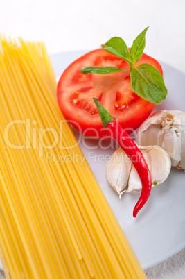 Italian spaghetti pasta tomato ingredients