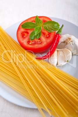 Italian spaghetti pasta tomato ingredients