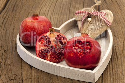 Granatapfel mit Herz