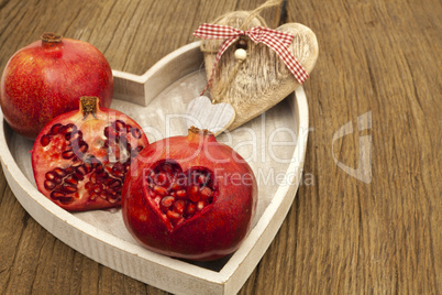 Granatapfel mit Herz