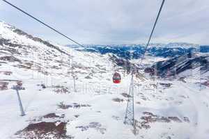 Cable car going to Kitzsteinhorn peak