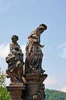 Statue auf der Karlsbrücke in Prag