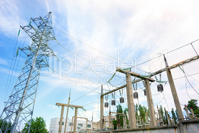 Voltage power lines