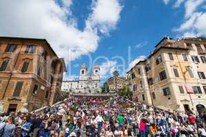 ROME - MAY 10: Tourists enjoy a wonderful spring day in Piazza d