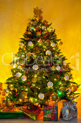 Christmas tree with gifts