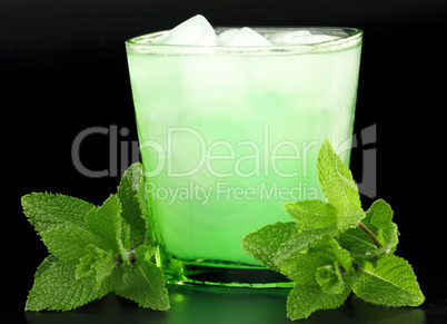 drink with mint and ice