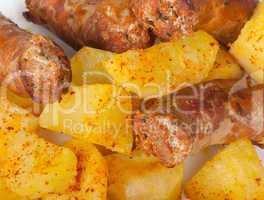 Grilled meat sausages with potatoes