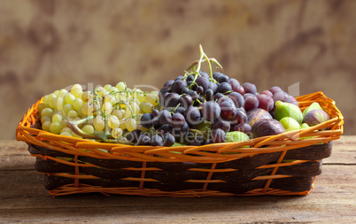 Sweet grapes and figs