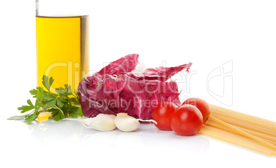 Spaghetti with radicchio and tomatoes and olive oil