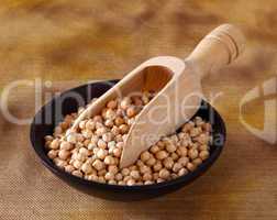 Bowl of raw chickpeas