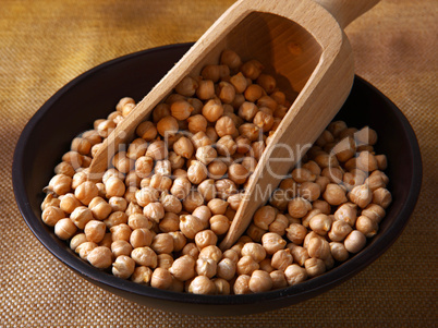 Bowl of raw chickpeas