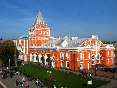 building of train station in chernigov