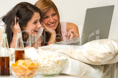 Teenagers friends enjoy movie night