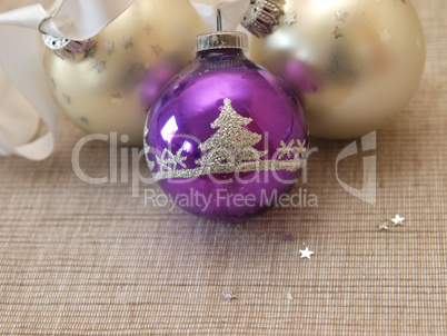 Christmas baubles: Lizenzfreie Bilder und Fotos