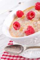 oatmeal with fresh raspberry