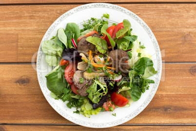 Summer salad with liver