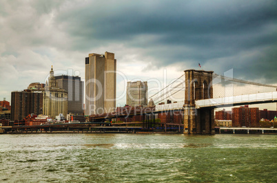 new york city cityscape with brooklyn bridge