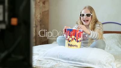 Girl Watching 3D TV Movie - Emotions