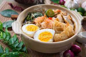 Prawn mee, prawn noodles.