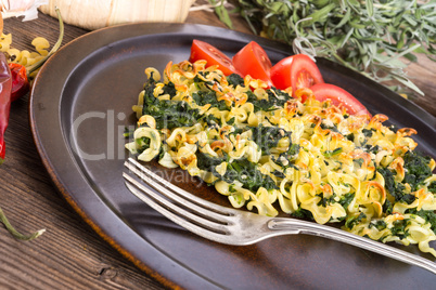 spinach noodle crowd au gratin