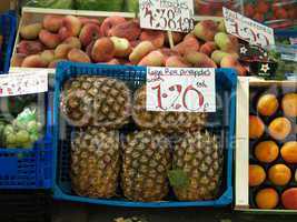 Angebot auf dem Obstmarkt