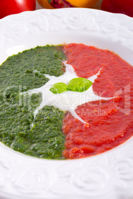 tomato-spinach cream soup