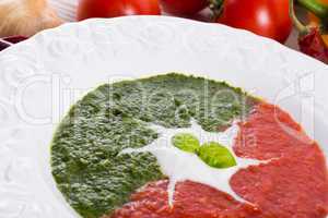 tomato-spinach cream soup