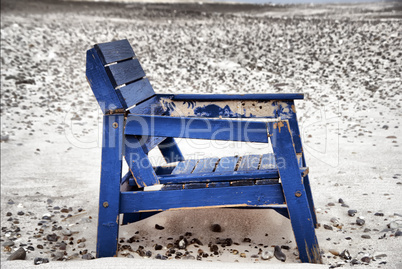 Holzstuhl am Strand