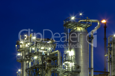 Raffinerie bei Nacht - refinery at night