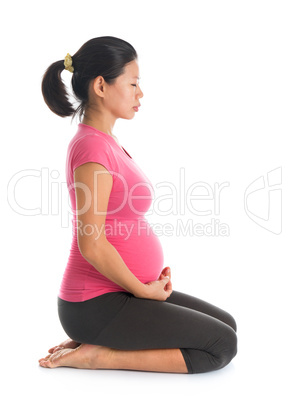 Pregnant woman meditation