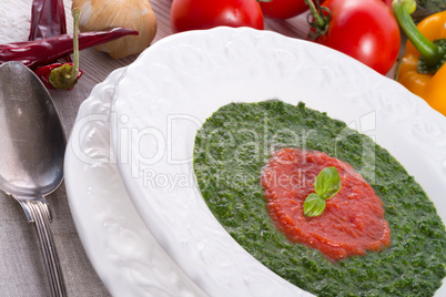 tomato-spinach cream soup