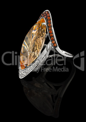Precious Ring with brilliants and with topaz