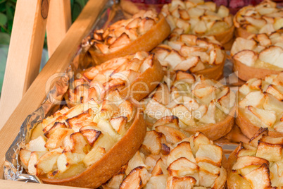 apples and raspberry cake