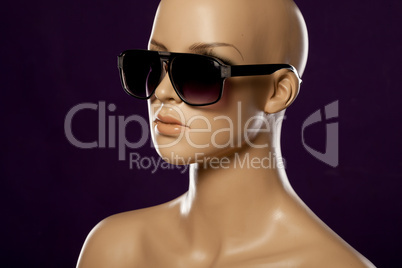 mannequin wearing fashion sunglasses