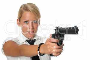Blonde Frau mit Waffe