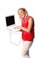 Blonde Frau mit  Laptop und Kopfhörer