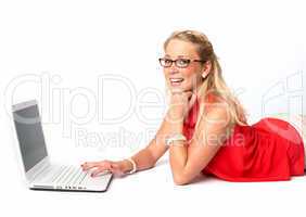 Blonde Frau mit  Laptop