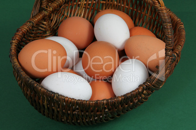 frische Eier aus Bodenhaltung